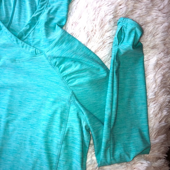 Danskin Long Sleeved Hooded Shirt Green Blue Small Pullover - Picture 3 of 9